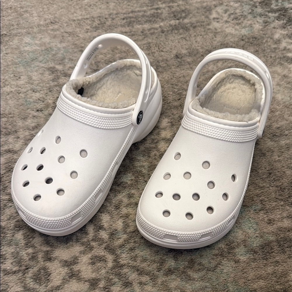 CROCS White Slippers with Ventilation and Heel Strap